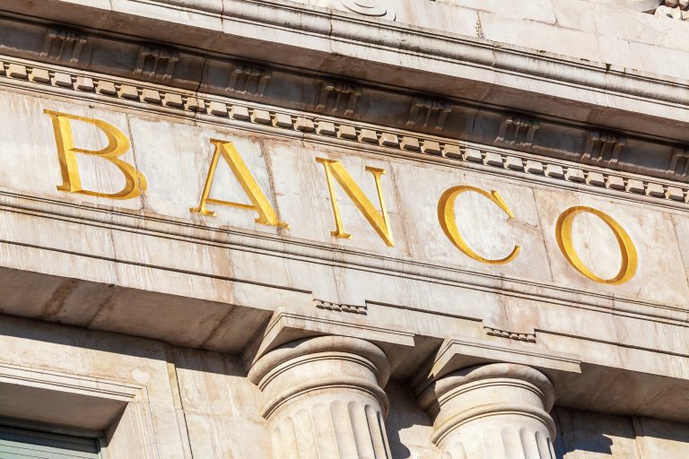 STS 6064/2025: indemnización al deudor por incumplimiento del banco